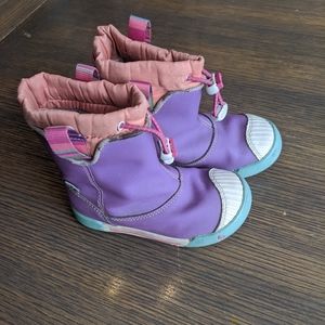 Keen insulated snow boot size 9